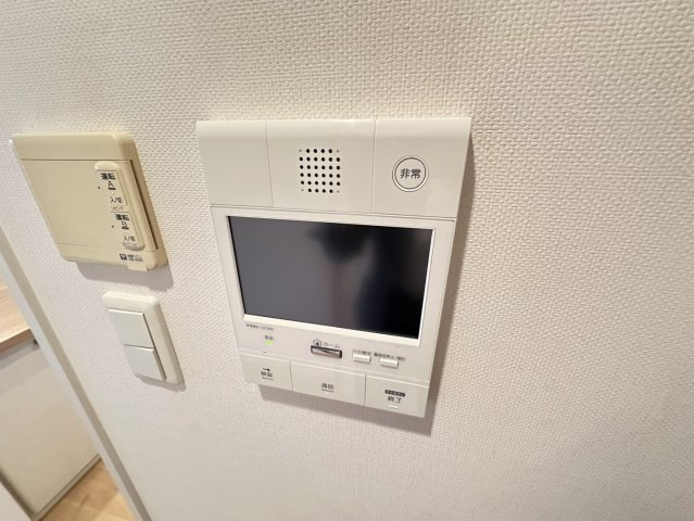 コスモ六甲ガーデンフォートの防犯設備|いつでも安心なモニターTV付インターホンが設置されており、セキュリティ充実しております。
