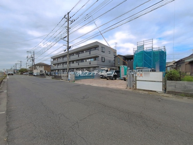 春日部市大沼4期　新築一戸建て　2号棟の前面道路含む現地写真