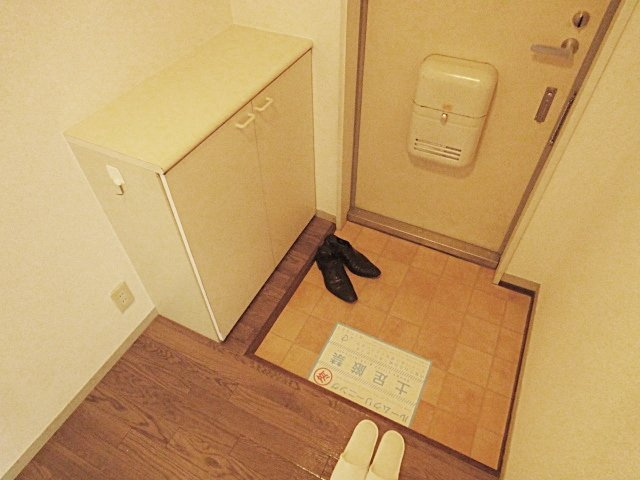 ファミールカーサの玄関