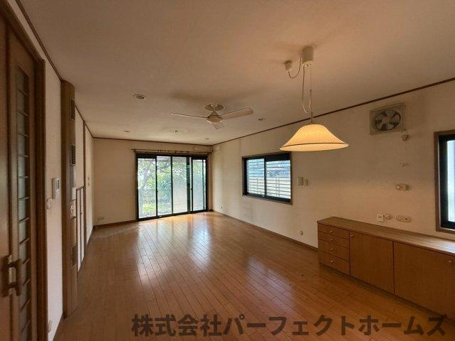 【居間・リビング】の画像