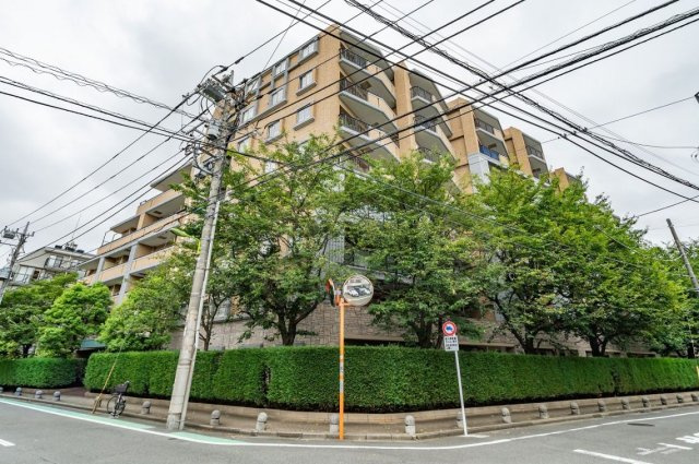 ＤＣオーベル弦巻の外観|「桜新町」駅徒歩１０分！ペット飼育可能な平成１２年築の耐震基準適合マンション、ＤＣオーベル弦巻は即日現地案内可能となっておりますので、お気軽にお問い合わせください！