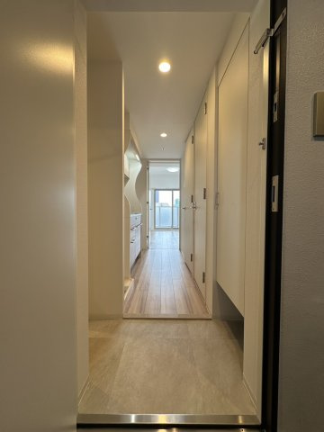 セレニテ日本橋ミラクの玄関