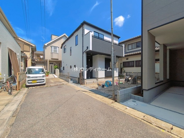 春日部市上蛭田5期　新築一戸建ての前面道路含む現地写真