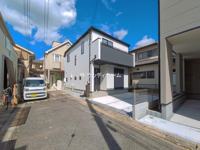 春日部市上蛭田5期　新築一戸建ての前面道路含む現地写真