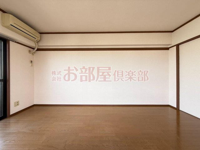 コーポラス坂井の洋室|個人の部屋や寝室として使える洋室です