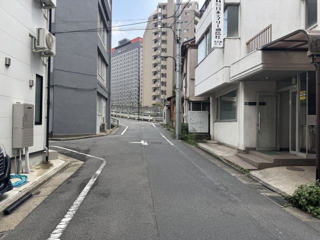 東梅ビルの周辺