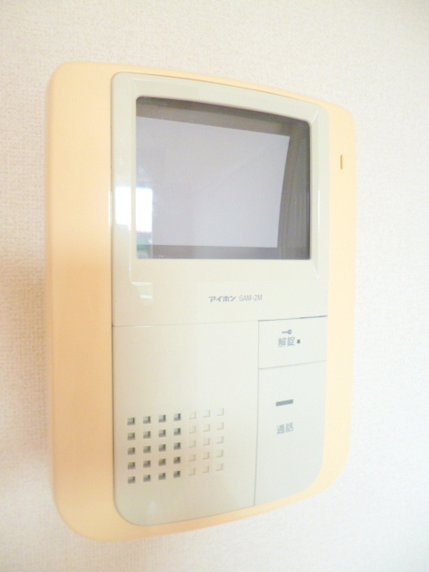 ヴィラ白樺のセキュリティ|★来訪者の確認ができるTVモニター付きオートロックです♪★