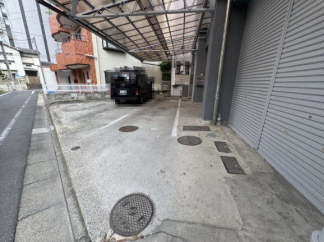 三恵大塚ビルの駐車場