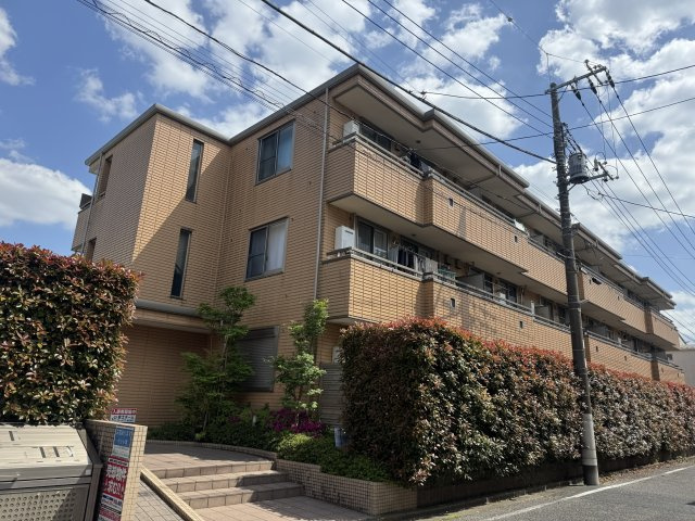 イーストコートの外観
