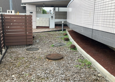 【駐車場】 | タウンコート南町田 | 車一台あたりに必要なスペースは、標準サイズの普通自動車で横幅2m50cm、長さ5mは必要になります。ただし、乗降のことも考慮して横幅3m30cm、長さ5m50cmほどは確保できるところを選びましょう。