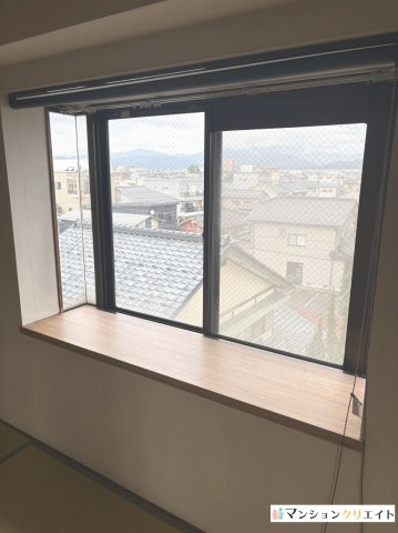 ダイアパレス西別院の和室|和室の出窓