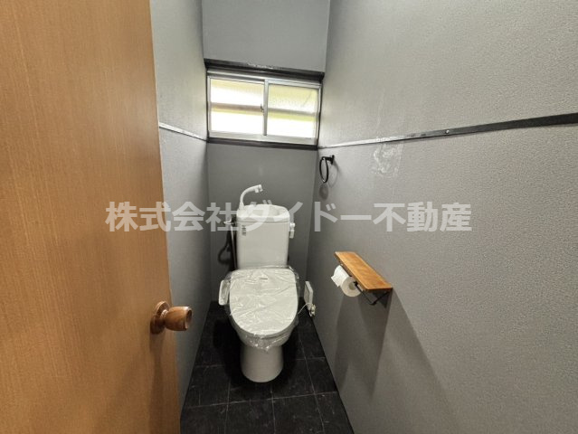 嘉穂郡桂川町大字土居の一戸建てのトイレ