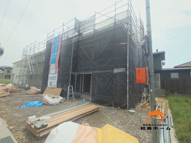 クレイドルガーデン高松市円座町第３◇耐震等級３取得の地震に強いオール電化住宅です！の前面道路含む現地写真|車中心生活を支える駐車場スペースは３台以上で、家族それぞれの行動範囲がグッと広がります。