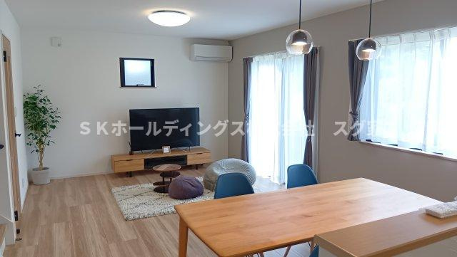 綾部市四季の丘新築戸建て住宅の居間・リビング