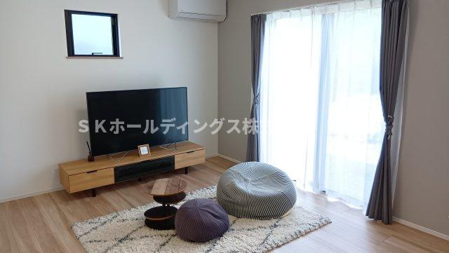 綾部市四季の丘新築戸建て住宅の居間・リビング