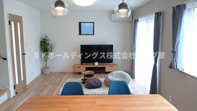 綾部市四季の丘新築戸建て住宅の居間・リビング