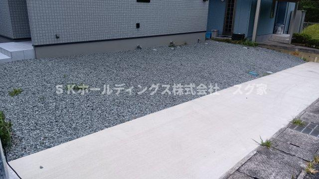 綾部市四季の丘新築戸建て住宅の駐車場