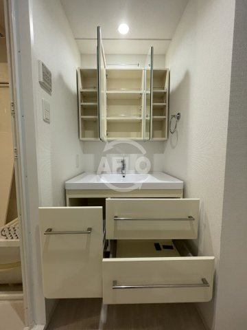 セレニテフラン野田阪神駅前　海老江東小学校区の独立洗面台|セレニテフラン野田阪神駅前　独立洗面台