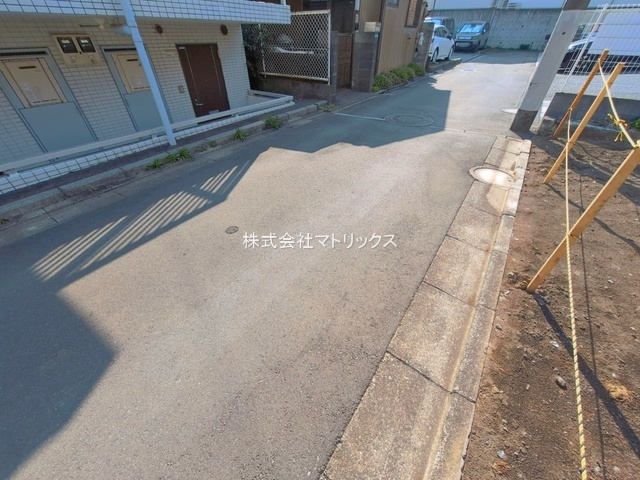 練馬区貫井2丁目　南道路の限定2区画　建築条件なし売地の前面道路含む現地写真