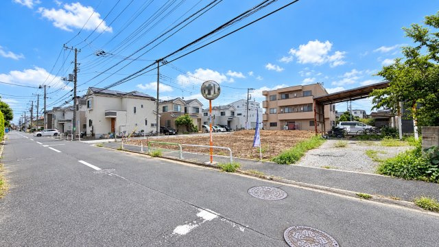 葛飾区東水元５丁目条件無し売地【全6区画】の前面道路含む現地写真|【9月25日】ゆとりある道路に囲まれた全6区画。陽当たりと開放感を感じる、心地よい住環境です。