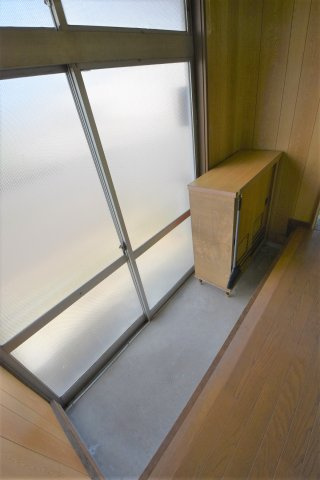 郡築四番町貸家の玄関