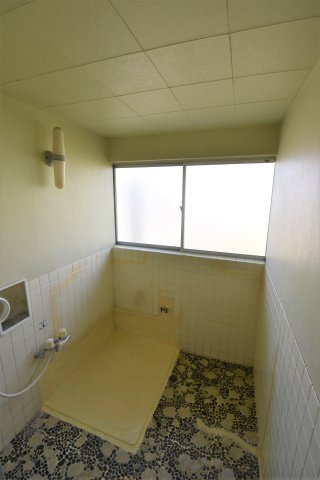 郡築四番町貸家の浴室