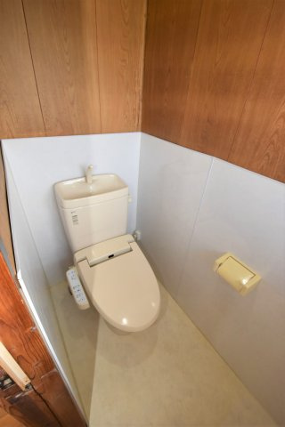 郡築四番町貸家のトイレ