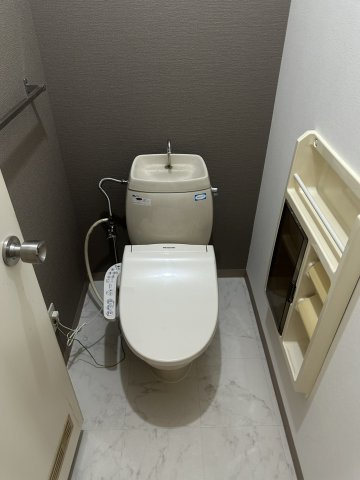 ベルビュー上安松のトイレ|落ち着いたトイレです