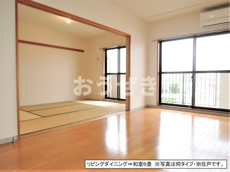 フロール川崎古市場　1番館の内装