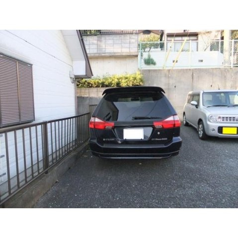 シャトル金山駐車場の内装