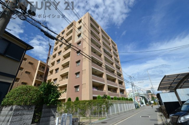 鉄筋コンクリート造9階建て