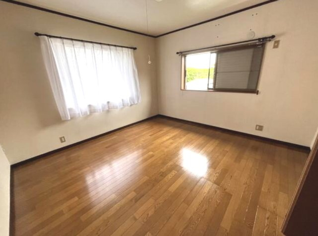 大網白里市清水　中古戸建の洋室|リビング約16帖 4LDK  閑静な立地  軽自動車1台可能  