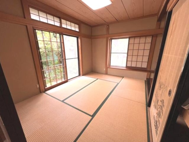 大網白里市清水　中古戸建の和室|リビング約16帖 4LDK  閑静な立地  軽自動車1台可能  