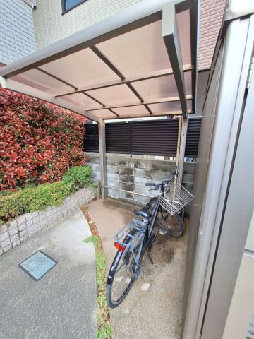 アークボヌールのその他共用部分|★オートロック内にある屋根付き駐輪場★