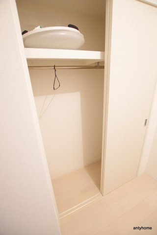 セレニテ梅田エスト　仲介手数料無料の収納