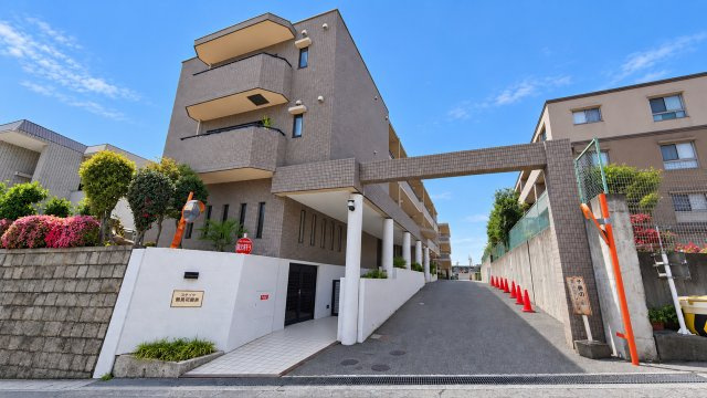 ステイツ雲雀丘花屋敷