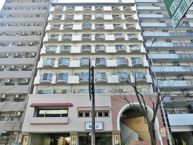 メゾンブランカのエントランス