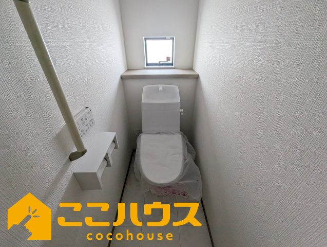 豊見城市我那覇232番　ハートフルタウン　新築戸建て　全2棟　B号棟のトイレ|高機能トイレ
