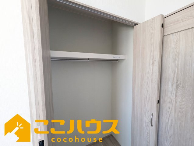 豊見城市我那覇232番　ハートフルタウン　新築戸建て　全2棟　B号棟の収納|洋服が多い方でも安心の収納力
