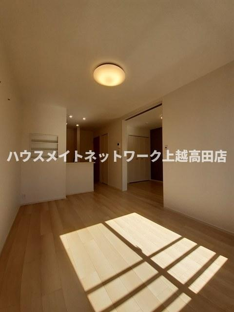 リ・フィラーレ　Ⅱの居間・リビング|LDK10.5帖