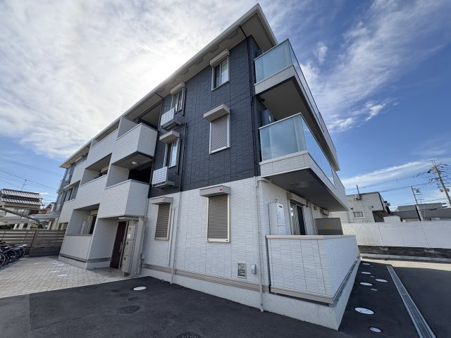 レガートⅡの外観|長岡京駅徒歩25分。オートロック完備の綺麗なたたずまい