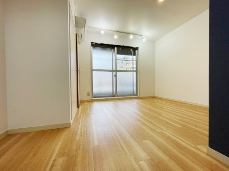 戸井田マンションの洋室