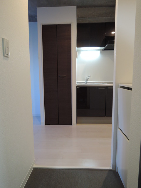 北区赤羽２丁目の賃貸マンションの玄関