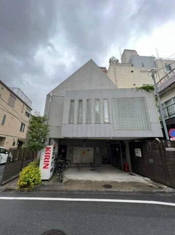 ル・シェルブルーの外観