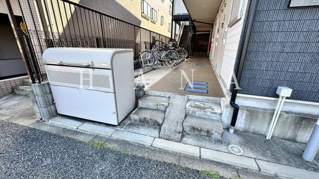 リブリ・久米川のエントランス