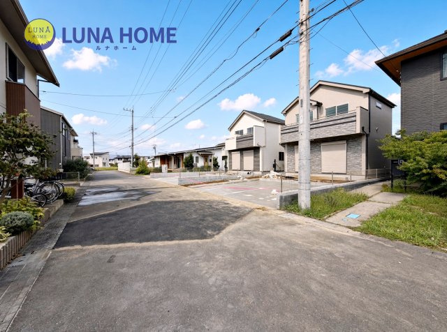 つくばみらい市富士見ヶ丘３丁目　新築戸建の前面道路含む現地写真