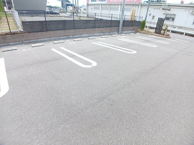 ファンド今宿Ⅰの駐車場