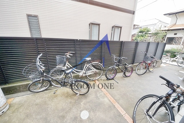 Luce千歳烏山のその他共用部分|駐輪場です。