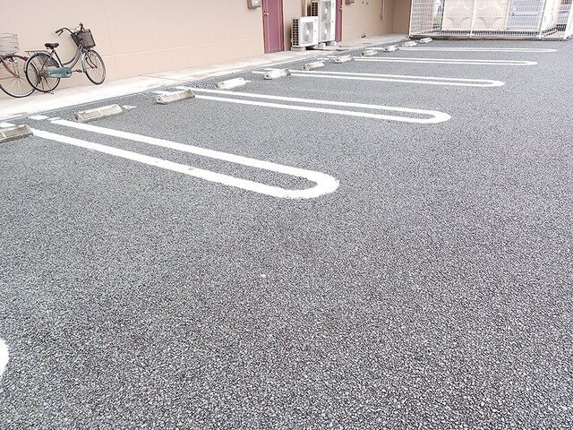 ラフォーレ東山の駐車場