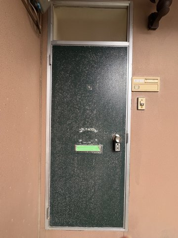 レジデンス桑原Ａの玄関
